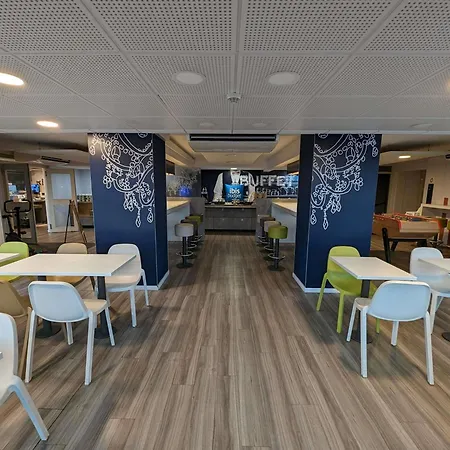 Ibis Budget Ferrand - Le Brezet - Aeroport Hotel Clermont-Ferrand